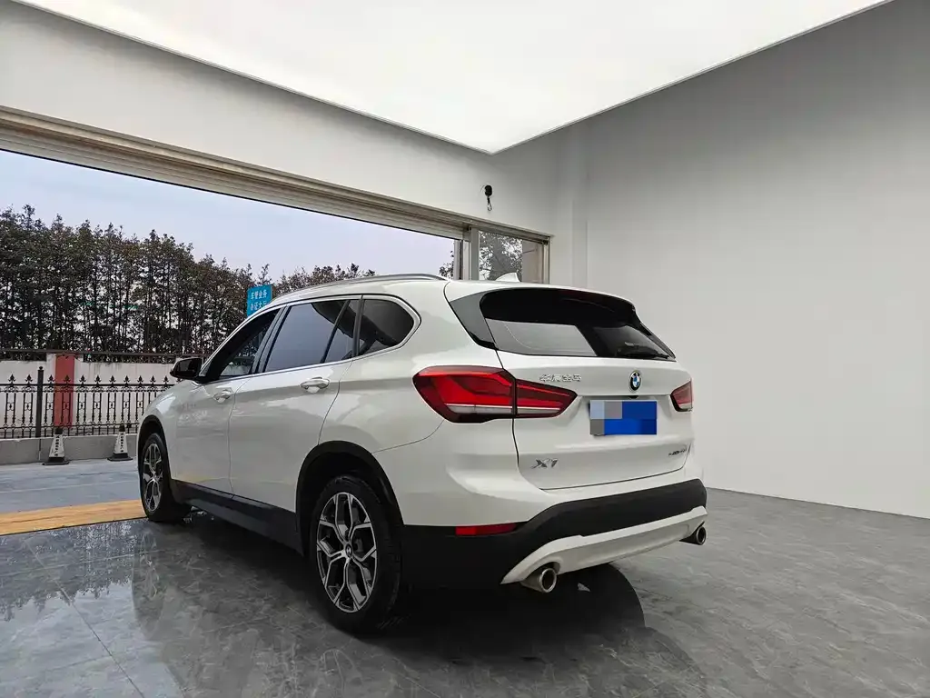 BMW X1 — фото 10
