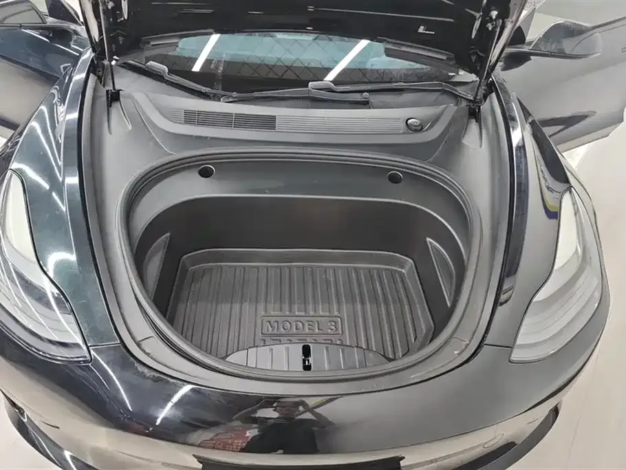 Tesla Model 3 — фото 10