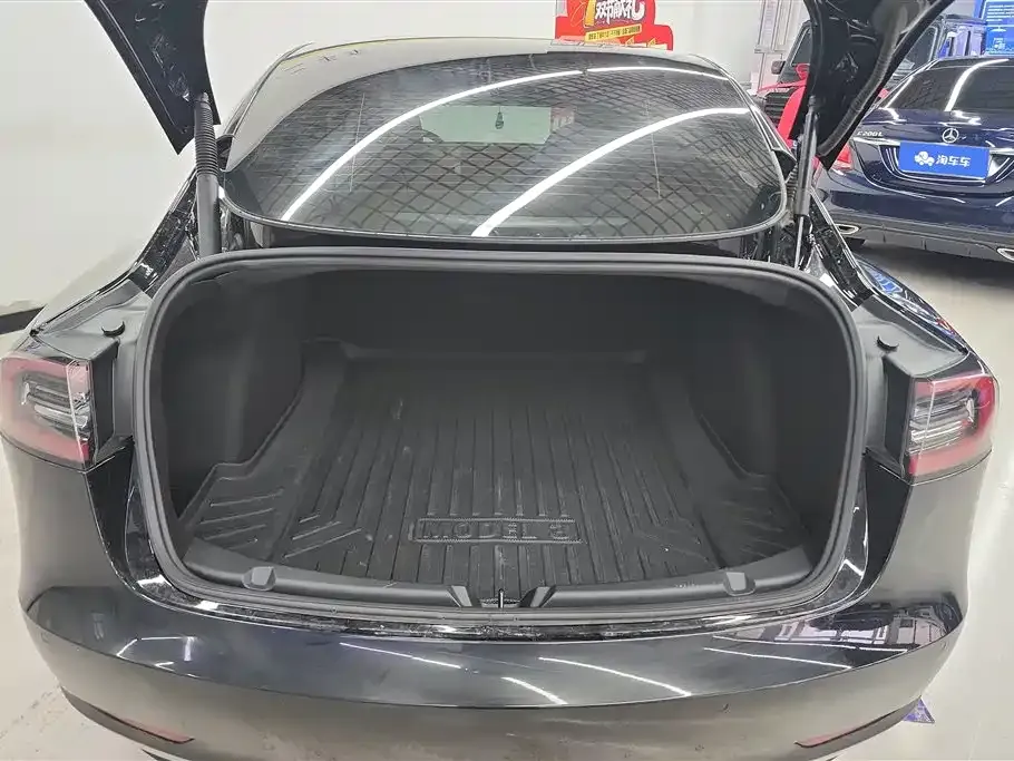 Tesla Model 3 — фото 4