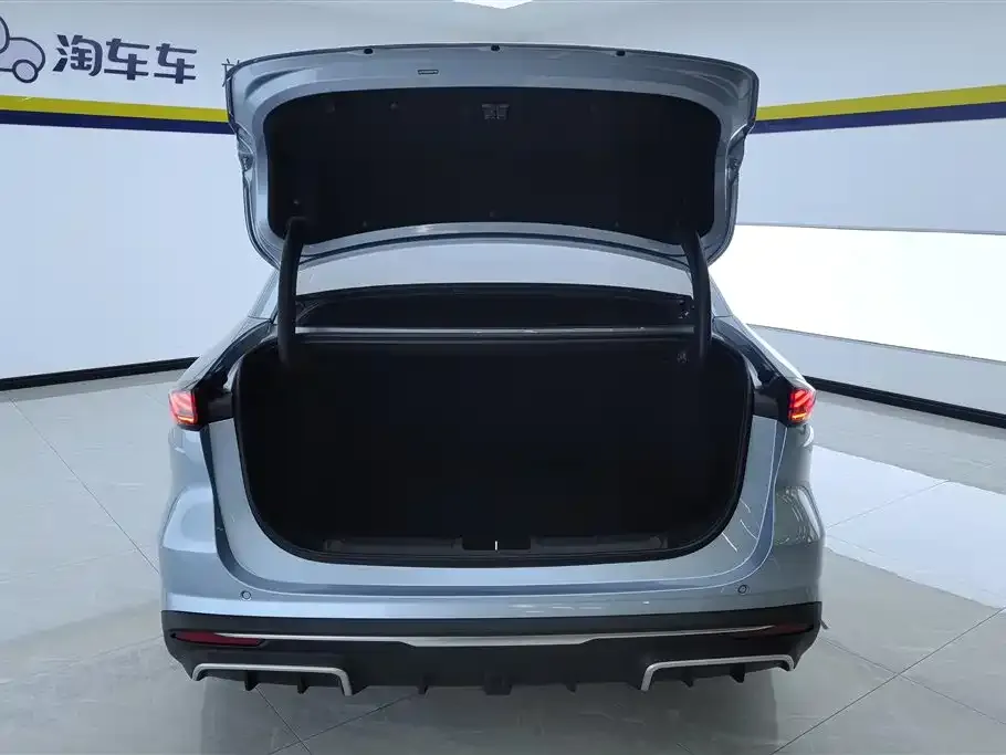 Geely Galaxy L6 — фото 3