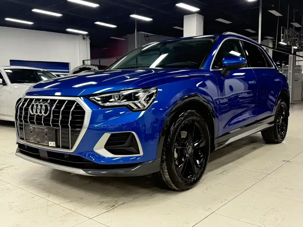 Audi Q3 — фото 1