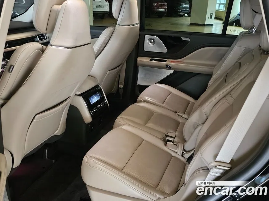 Lincoln Aviator — фото 10