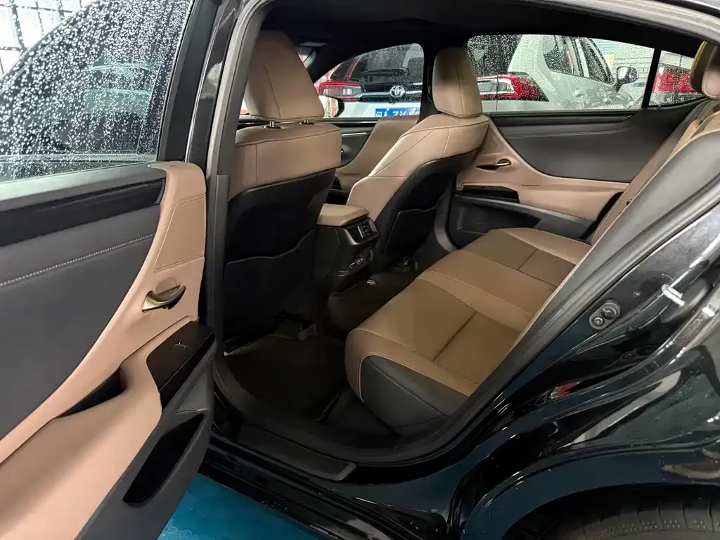 Lexus ES 2022 из CN, фото 7