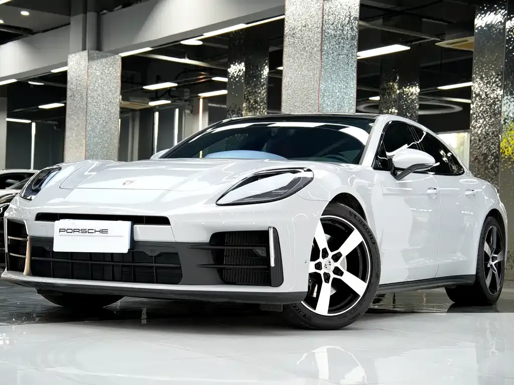 Porsche Panamera — фото 1