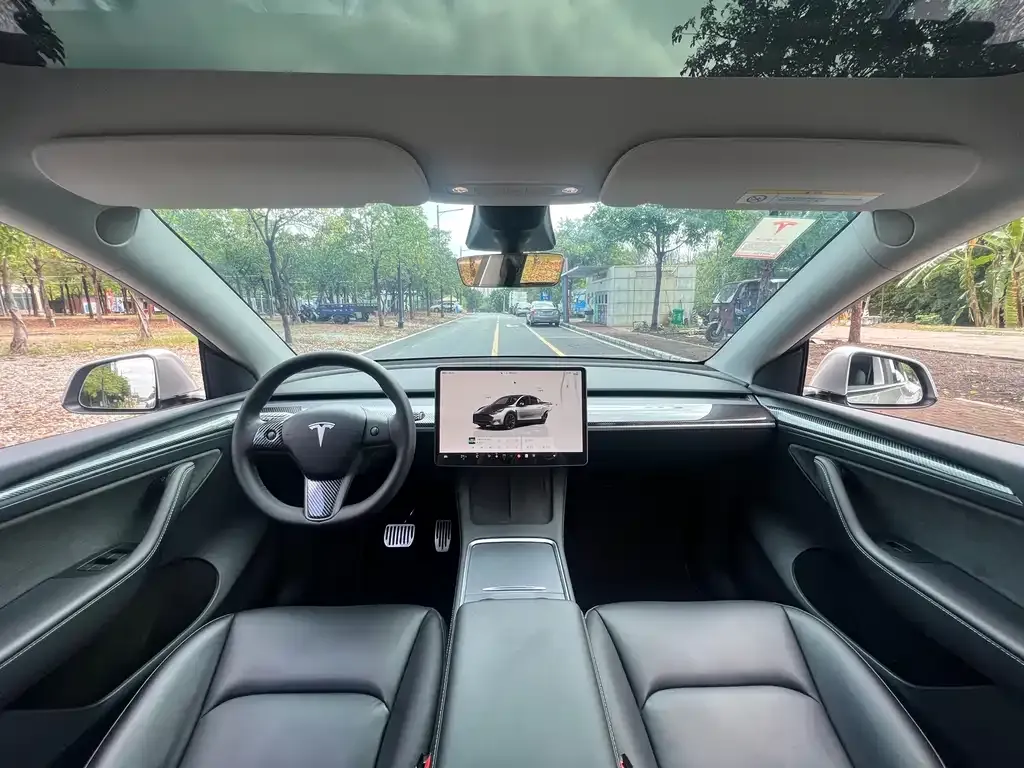 Tesla Model Y — фото 7