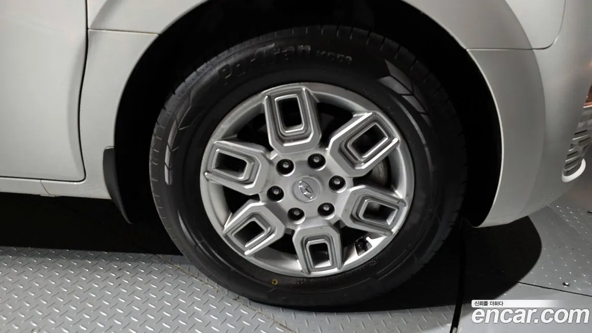 Hyundai Staria — фото 2