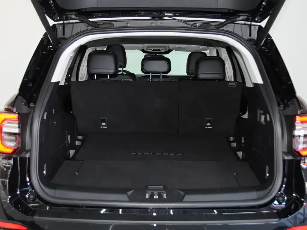Ford Explorer 2025 из CN, фото 2