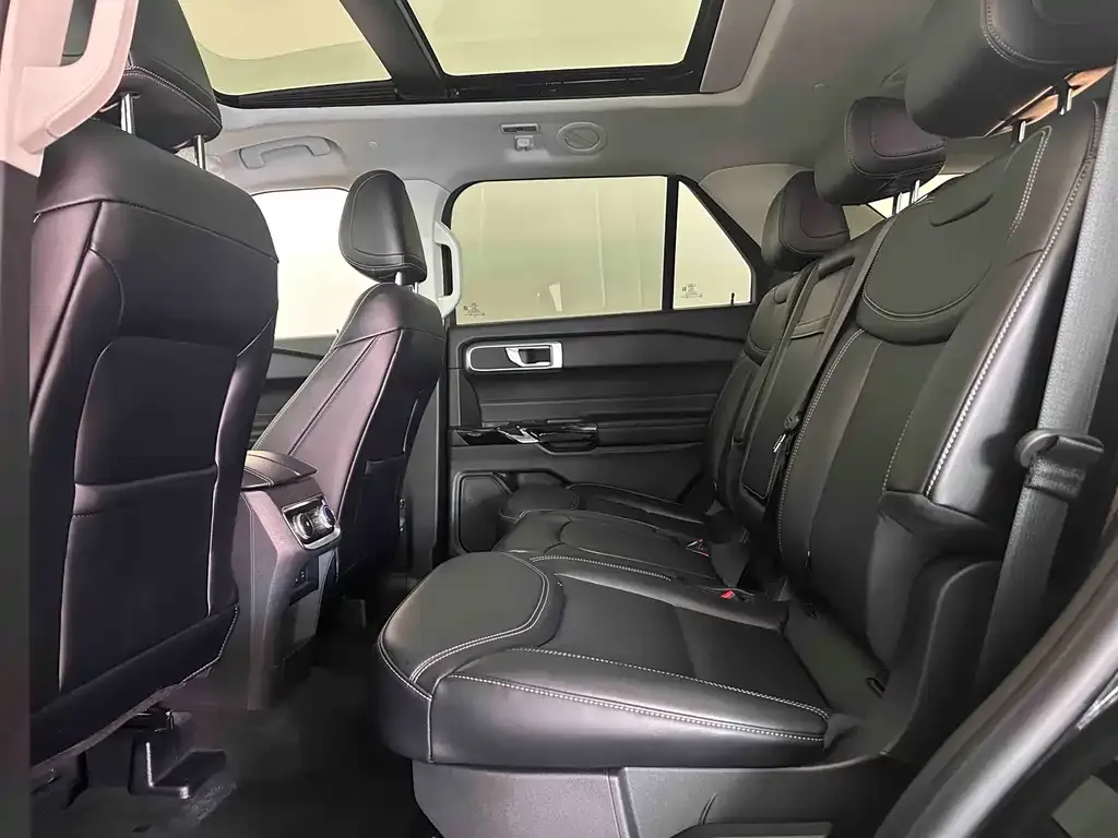 Ford Explorer 2025 из CN, фото 6