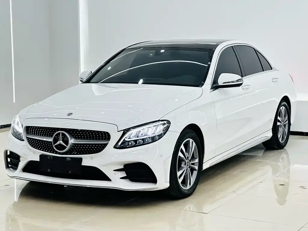 Mercedes-Benz C-Class — фото 1