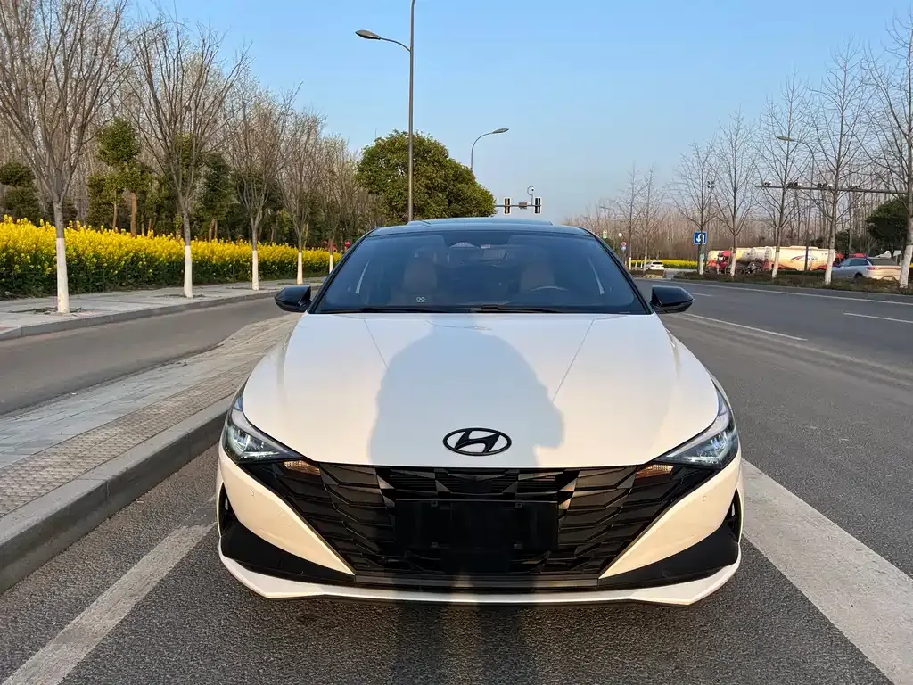 Hyundai Elantra — фото 10