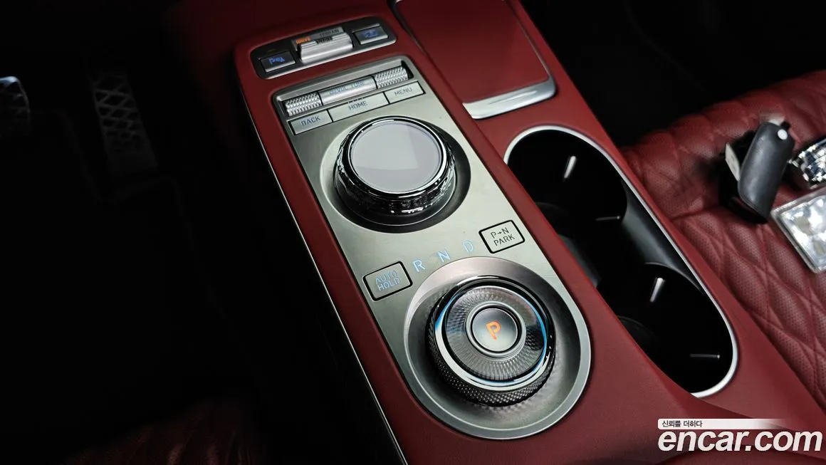 Genesis GV70 — фото 9
