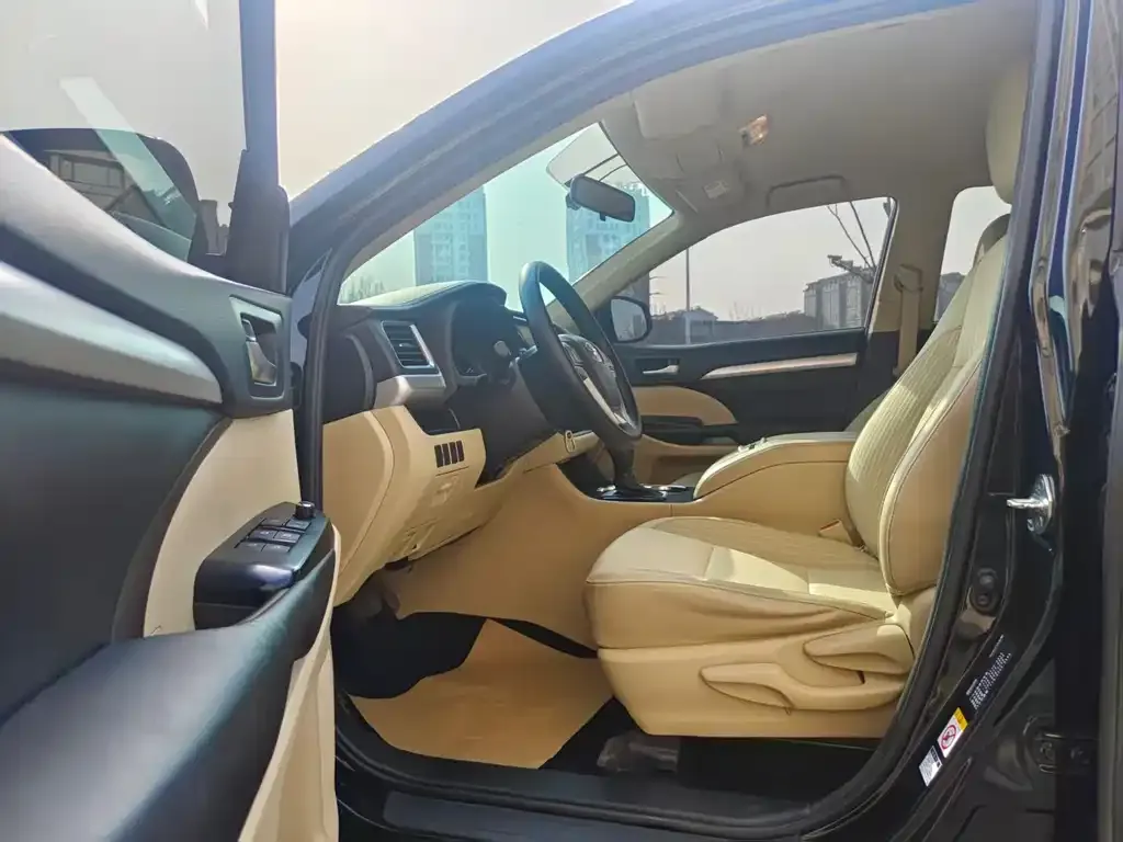 Toyota Highlander 2021 из CN, фото 2