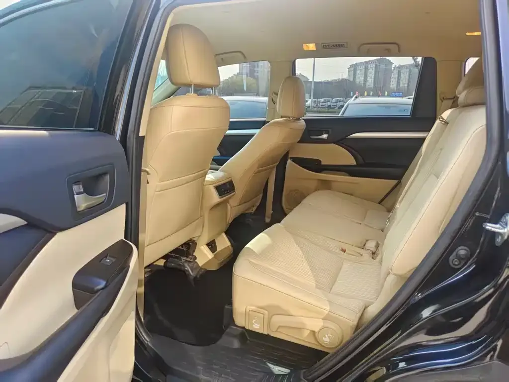 Toyota Highlander 2021 из CN, фото 3