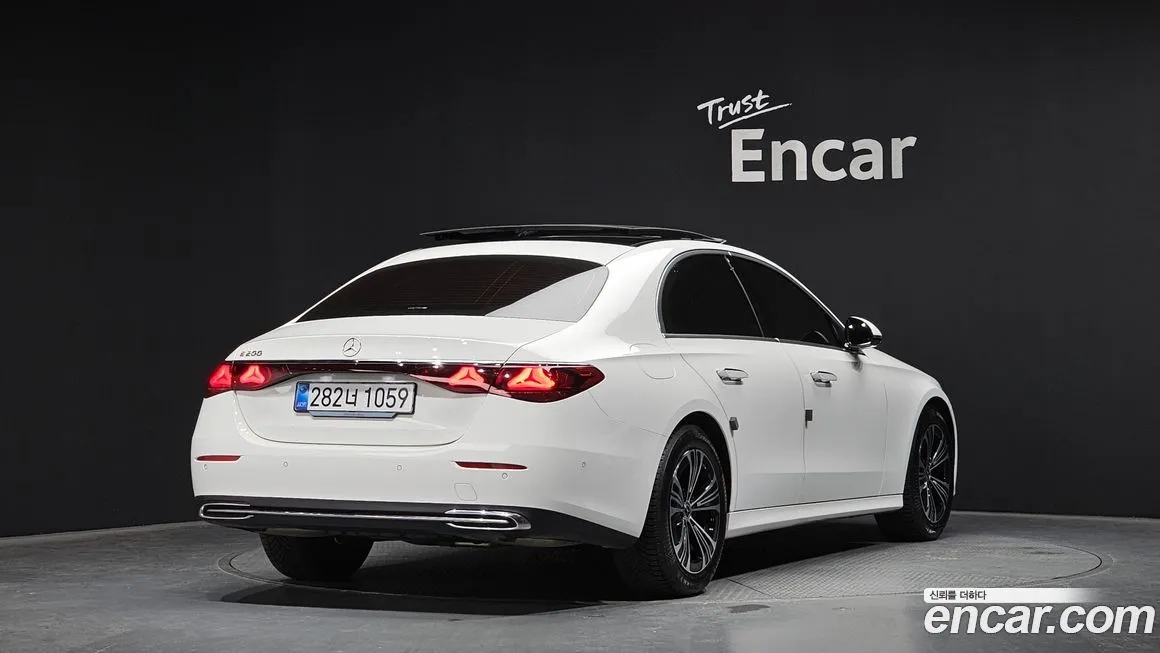 Mercedes-Benz E-Class 2025 из KR, фото 3