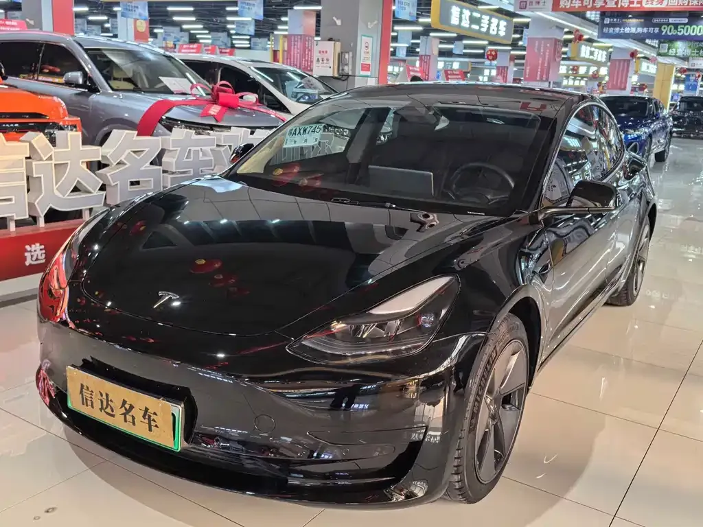 Tesla Model 3 — фото 1