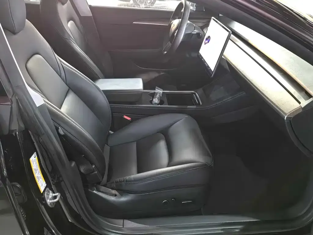 Tesla Model 3 — фото 3
