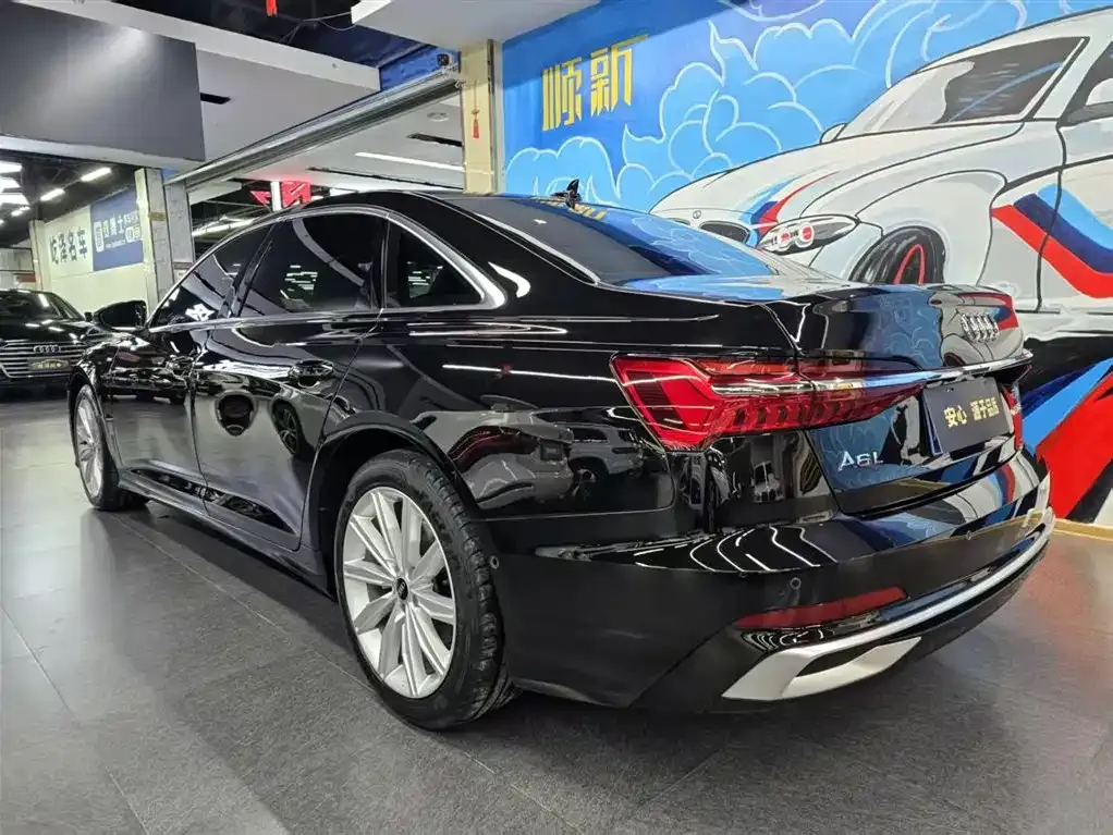 Audi A6L 2023 из CN, фото 4