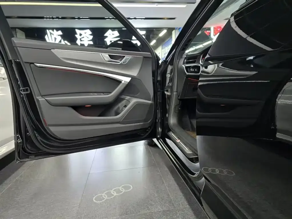 Audi A6L 2023 из CN, фото 6