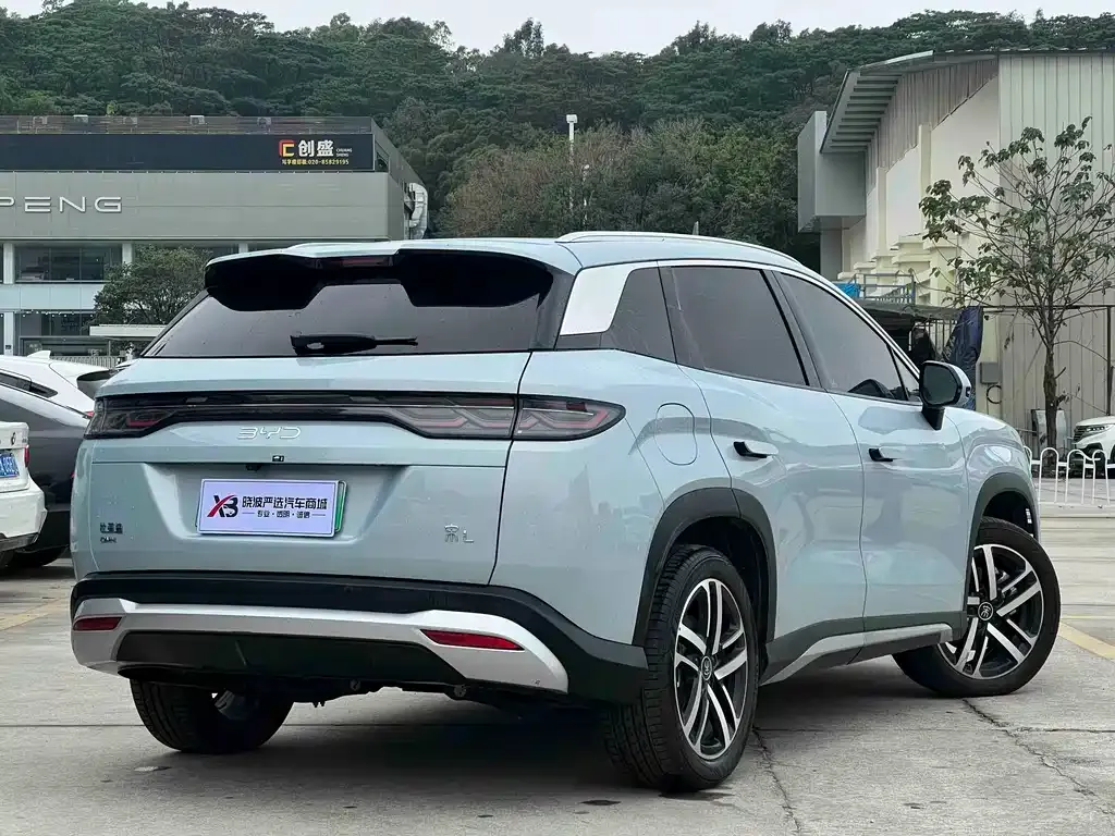BYD L DM-i — фото 10