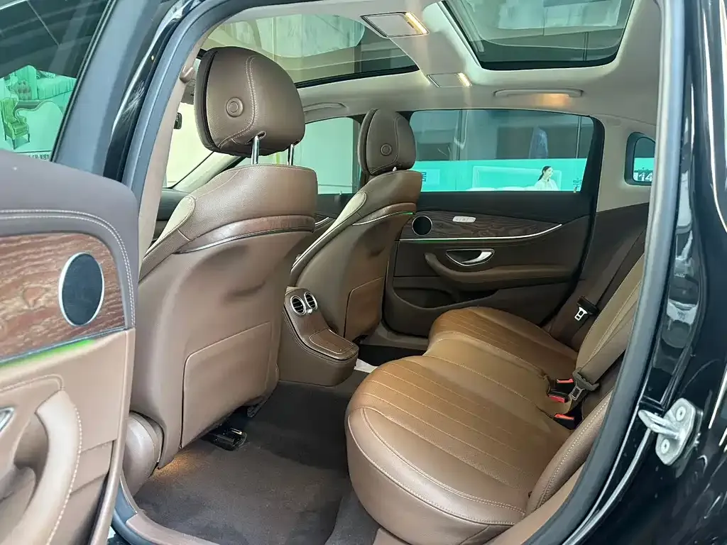 Mercedes-Benz E-Class 2023 из CN, фото 2