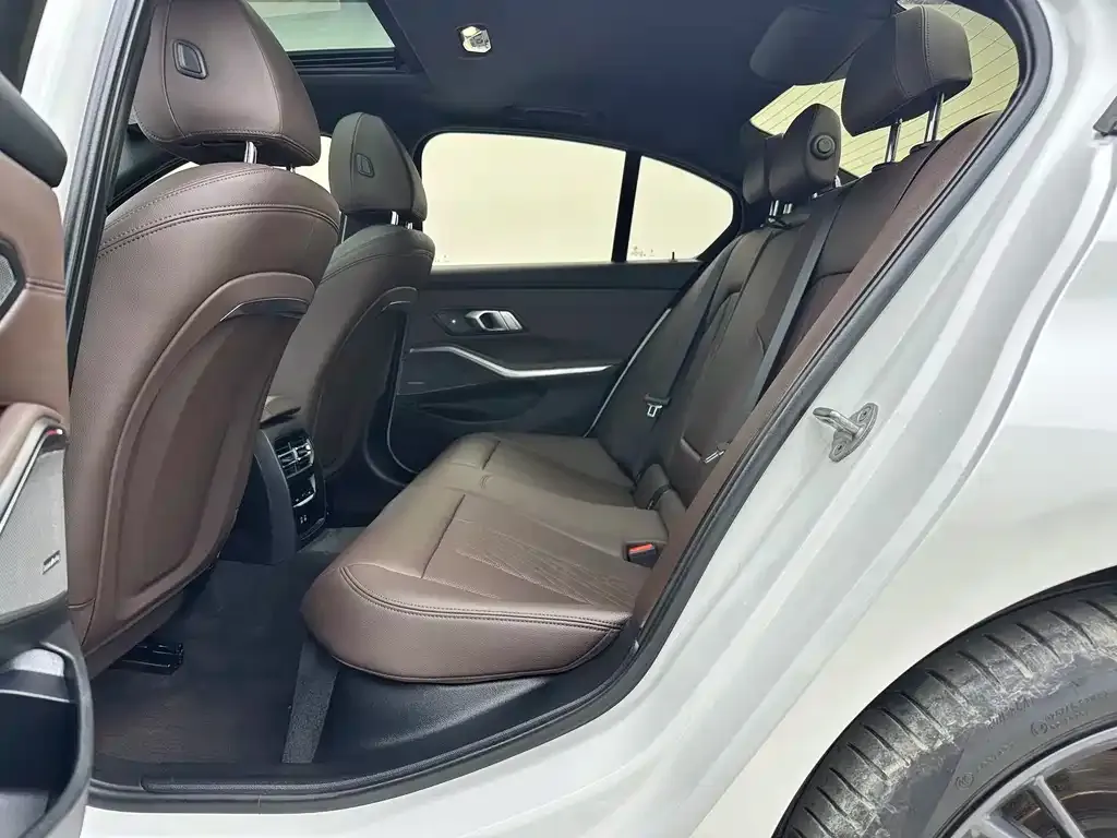 BMW 3 Series 2023 из CN, фото 3