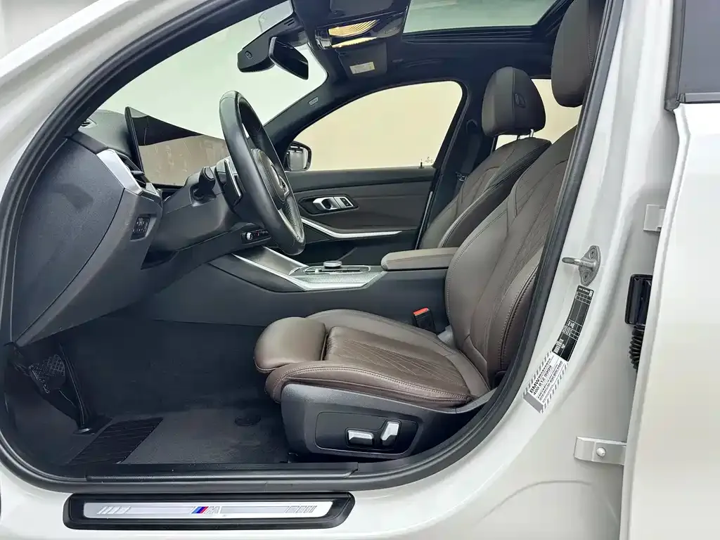 BMW 3 Series 2023 из CN, фото 10