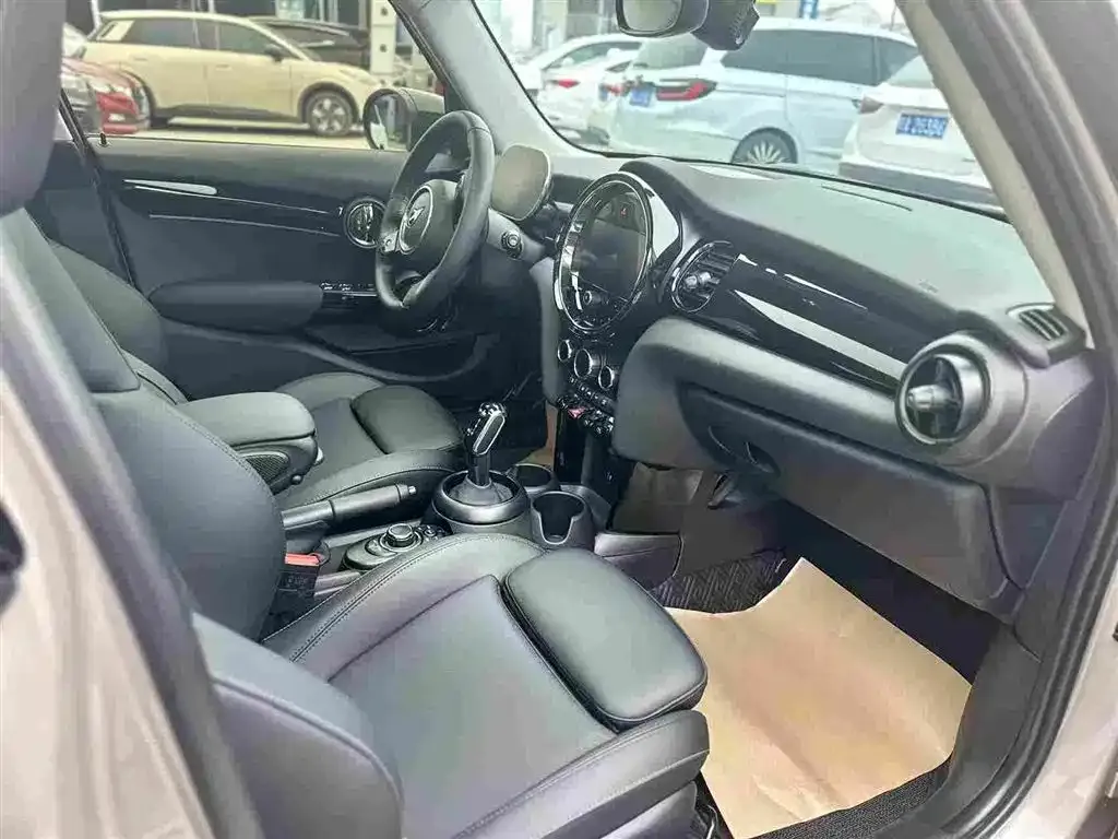 MINI Cooper (3-door) 2023 из CN, фото 3