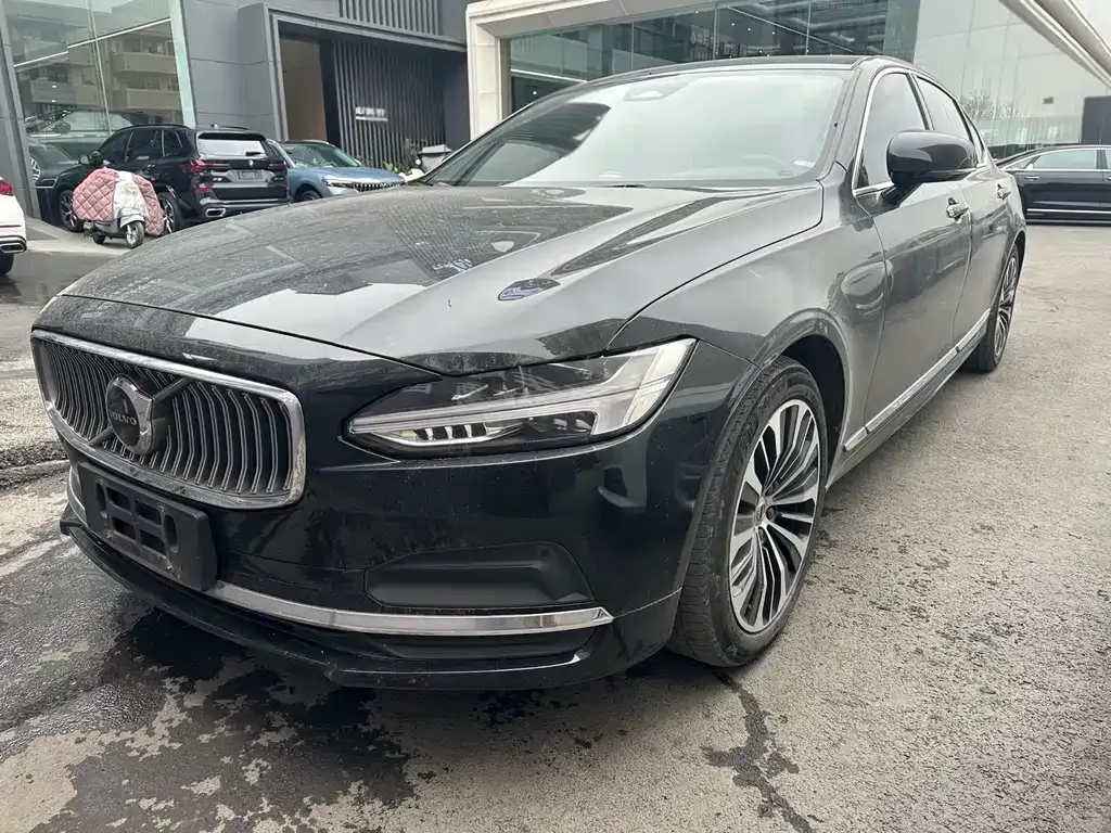 Volvo S90 — фото 1
