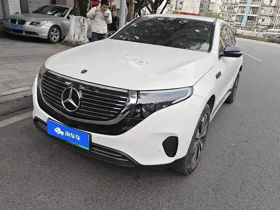 Mercedes-Benz EQC — фото 1