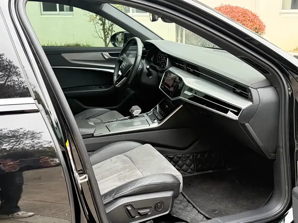 Audi A6L 2022 из CN, фото 9