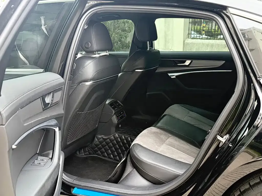 Audi A6L 2022 из CN, фото 10