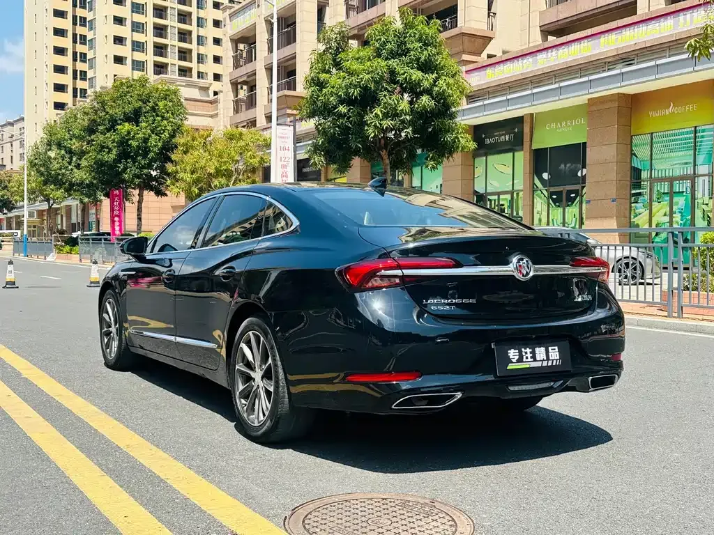 Buick LaCrosse — фото 9