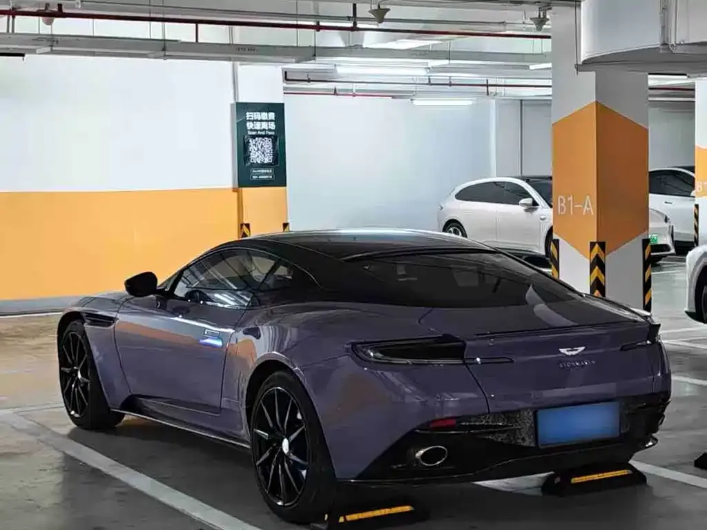 Aston Martin DB11 2021 из CN, фото 4