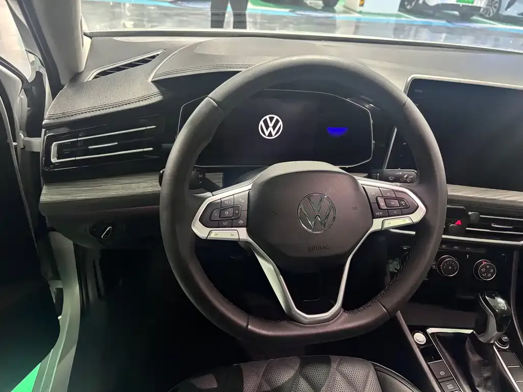 Volkswagen Sagitar 2025 из CN, фото 4