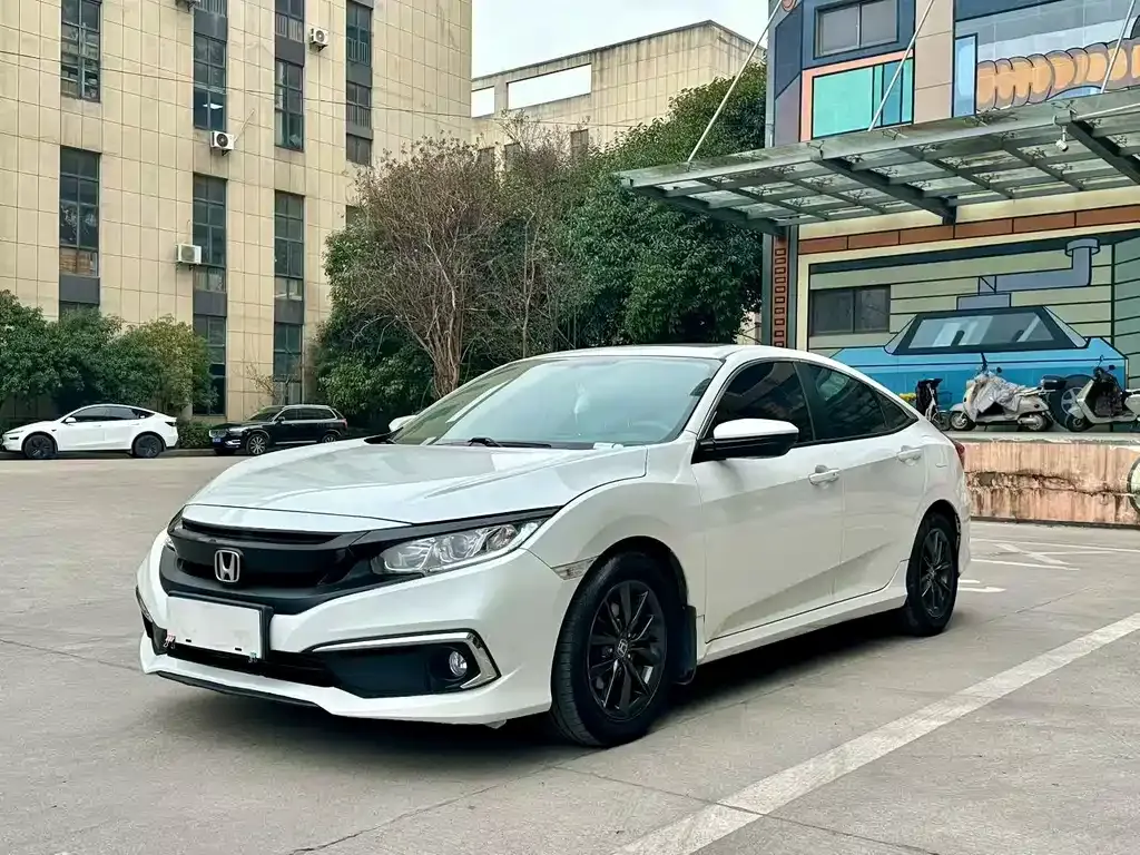 Honda Civic — фото 1
