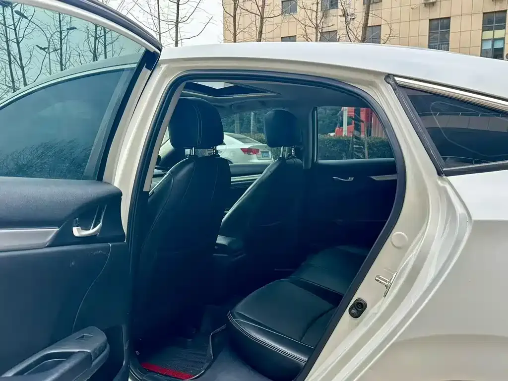 Honda Civic — фото 7