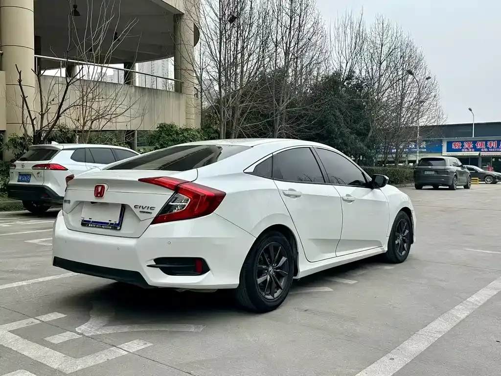 Honda Civic — фото 9