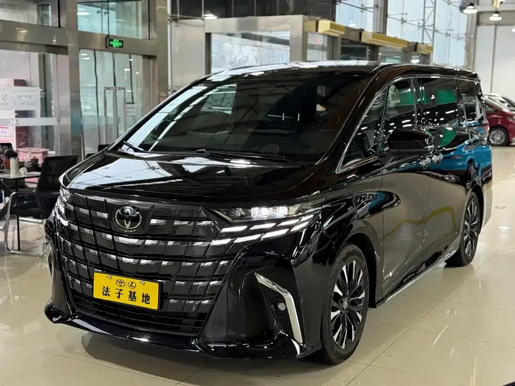 Toyota Alphard — фото 9
