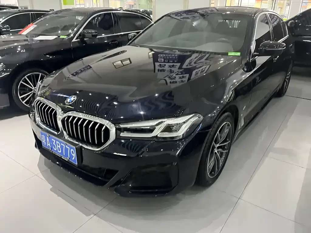 BMW 5 Series — фото 1