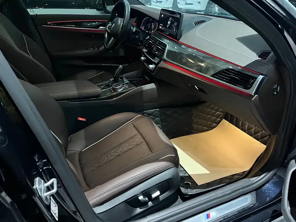 BMW 5 Series — фото 10