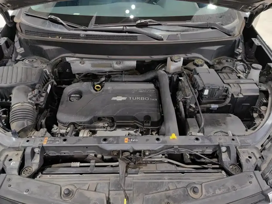 Chevrolet Equinox 2023 из CN, фото 3