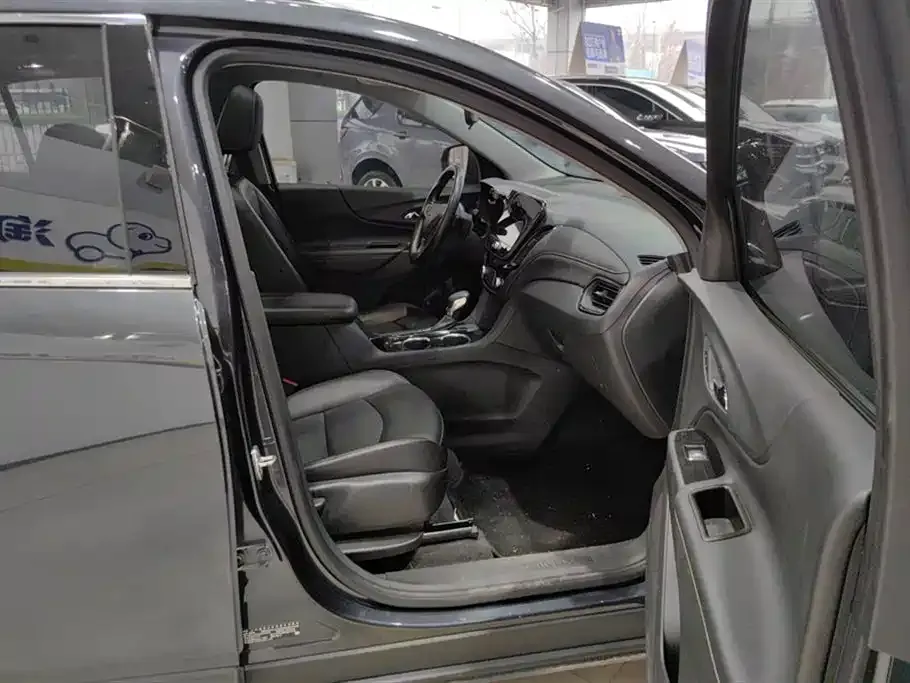 Chevrolet Equinox 2023 из CN, фото 2