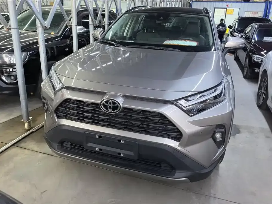 Toyota RAV4 — фото 4