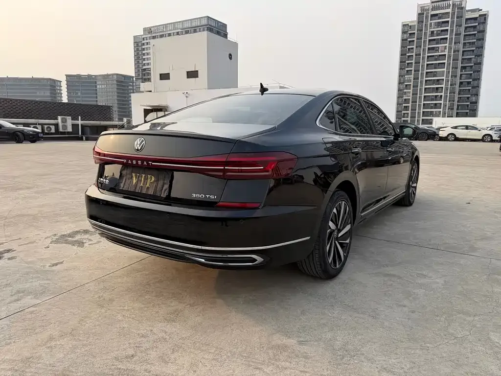 Volkswagen Passat — фото 8