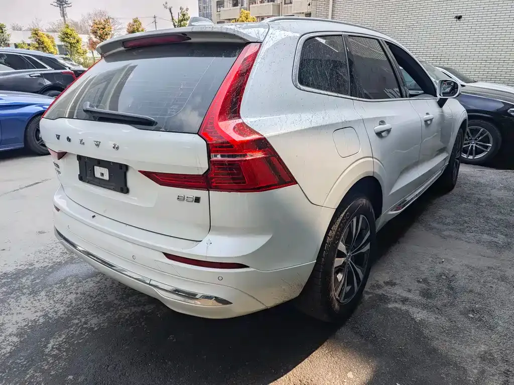 Volvo XC60 — фото 6