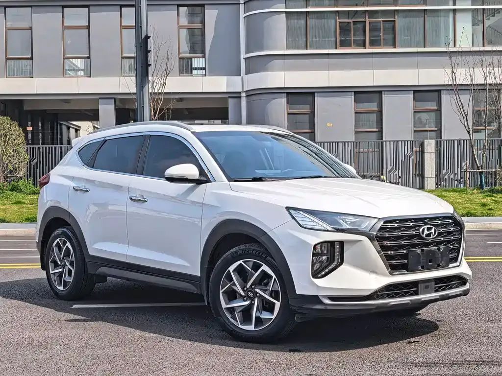 Hyundai Tucson — фото 7