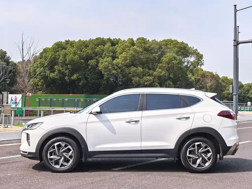 Hyundai Tucson — фото 10