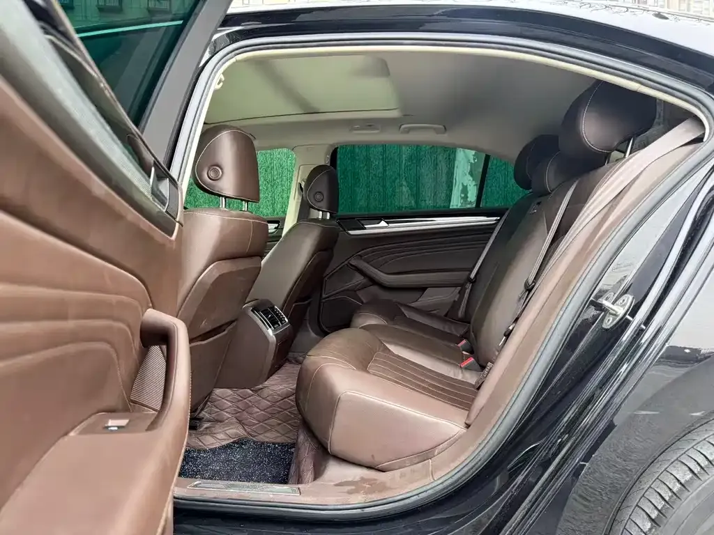 Volkswagen Phideon — фото 2