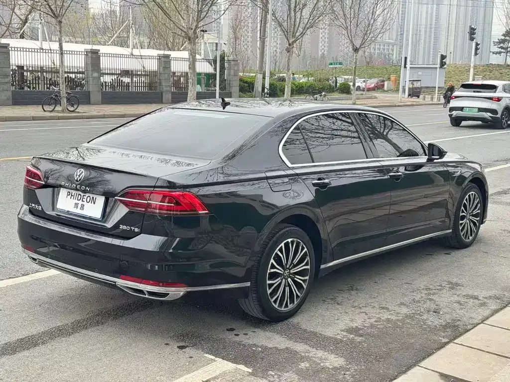 Volkswagen Phideon — фото 9