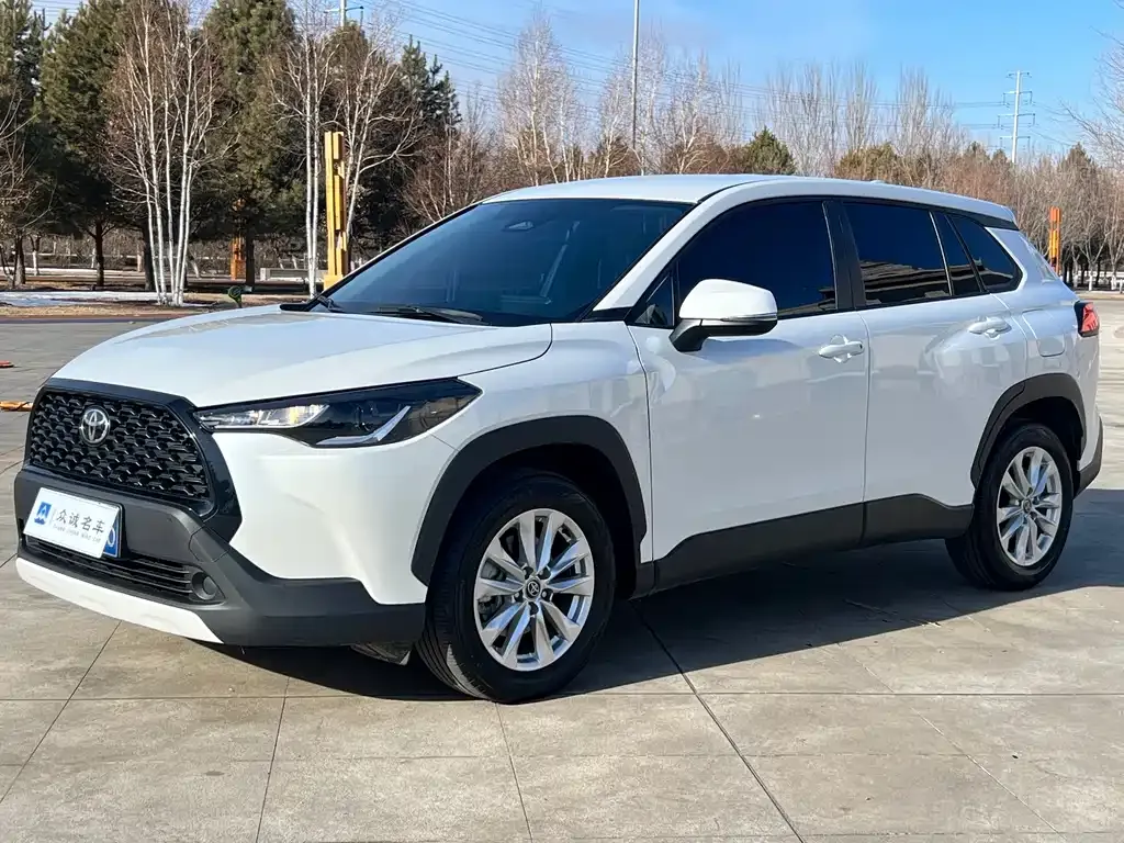 Toyota Corolla Cross — фото 1